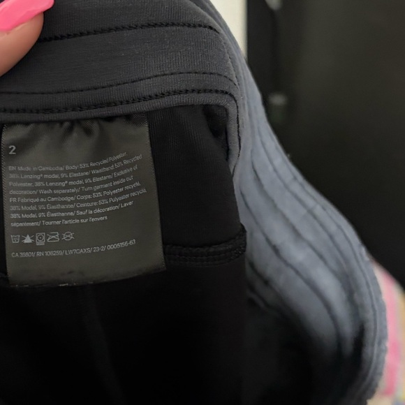 Lululemon softstream high rise shorts - Picture 4 of 4